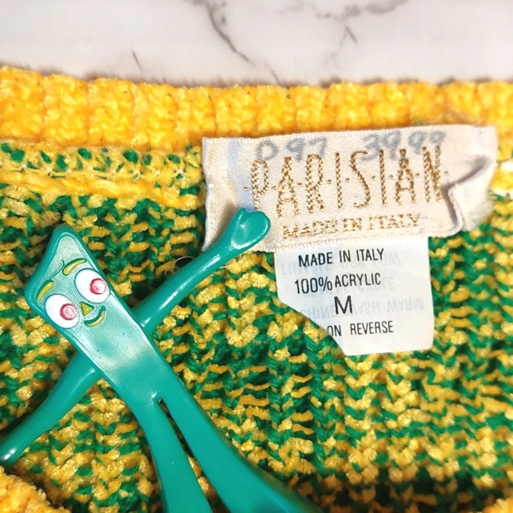 Funky colorful vintage sweater, size M runs small - Picture 4 of 6